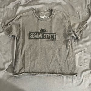 [sesame st] cropped tee